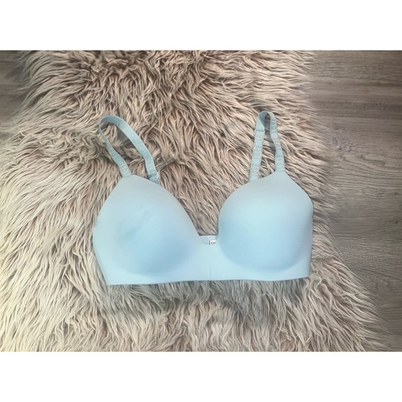 Victoria's Secret Other - Victoria Secret women’s blue t-shirt lightly bra